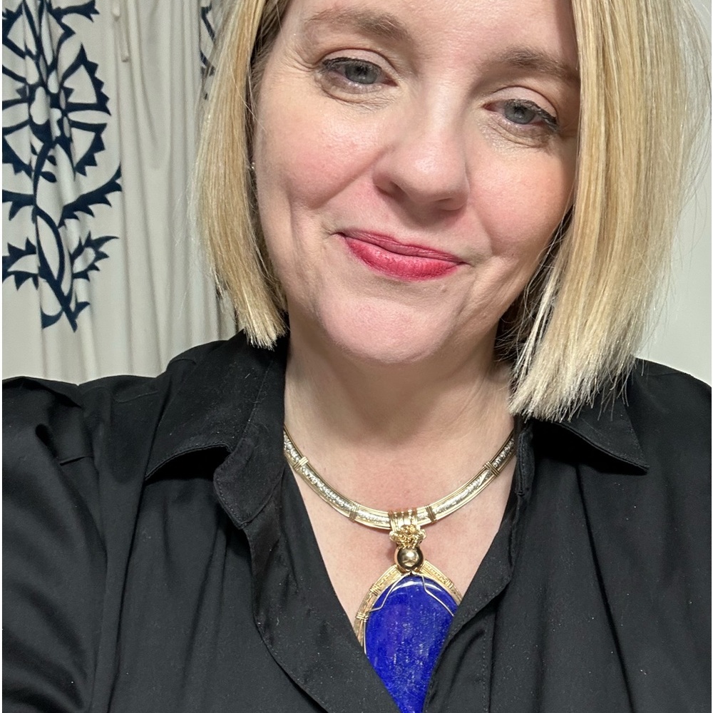 Meet your Posher, Holly